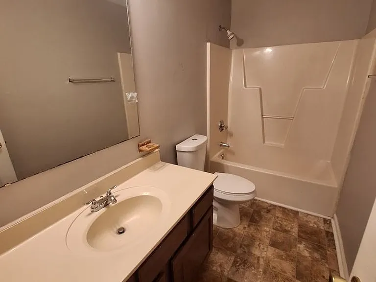 110 Bruce Ln — Photo 10
