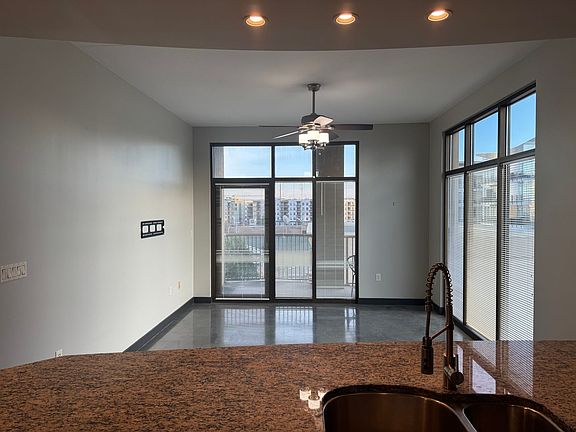 3rd image of 1510 Demonbreun St #611