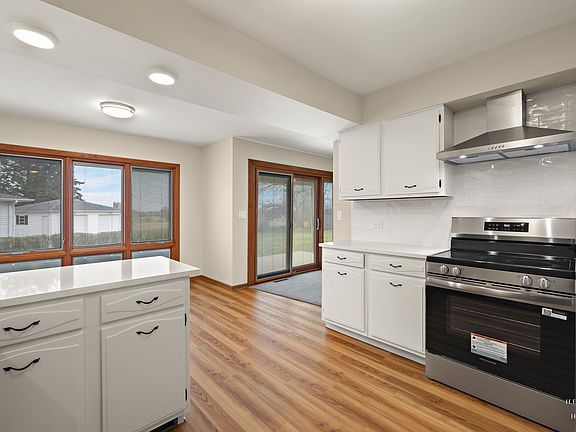 2nd image of 10817 Bonnie Brae Rd