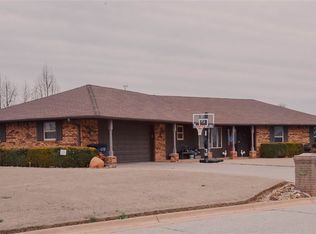 802 Ridge Pl, Enid, OK 73701