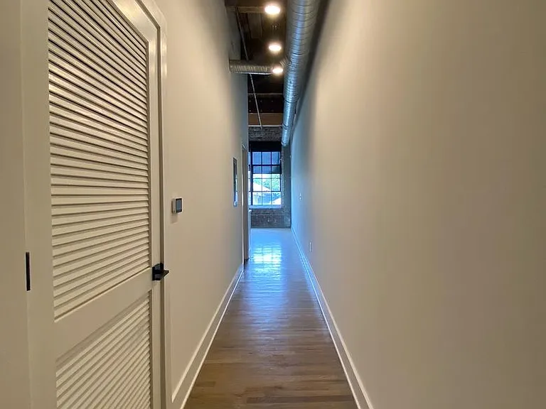 Lofts At Abrams Fixtures — Photo 29