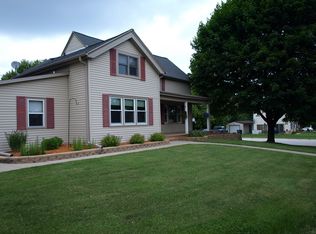 W232N6077 Teakwood Ct, Sussex, WI 53089