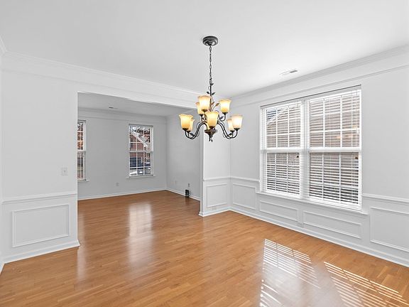 5th image of 519 Kingsmoor Dr