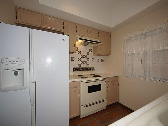 5th image of 1143 E 12th St