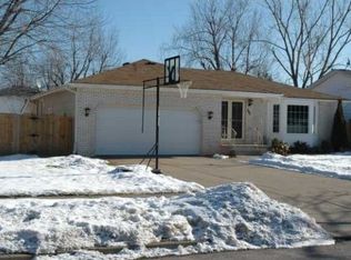 468 Willow Green Dr, Amherst, NY 14228