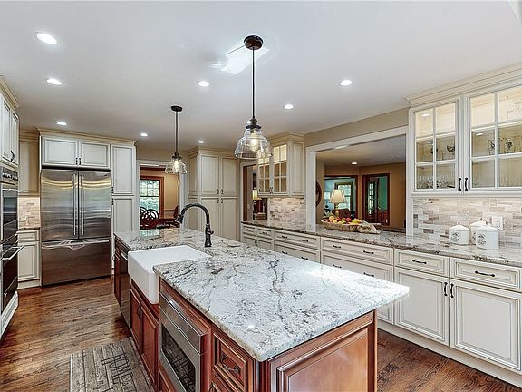 5th image of 8689 Eaglewood Trl