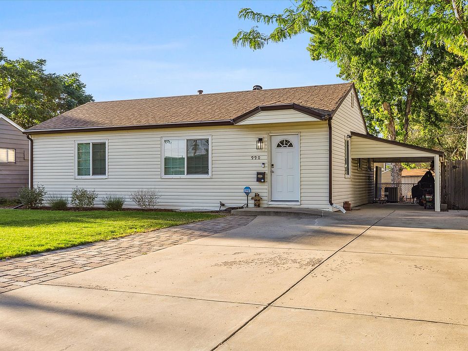 Large drive way and carport for small car/motorcycle/storage