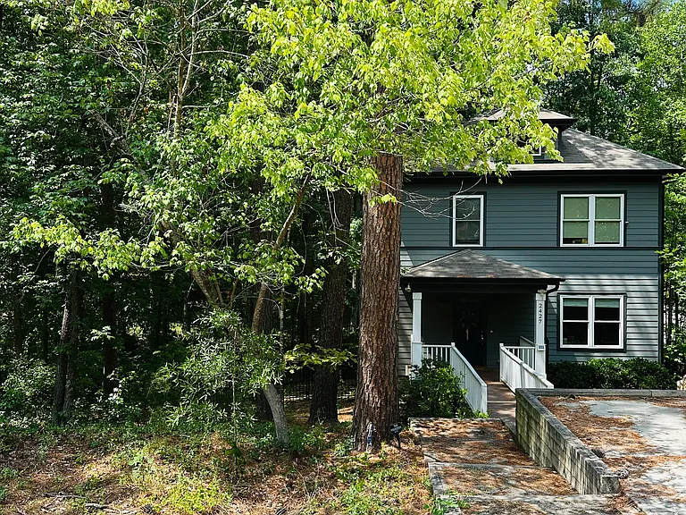 2427 Winburn Ave — Photo 3