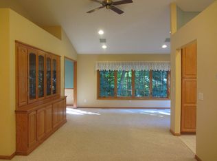 30 Cree Point Dr, Mankato, MN 56001