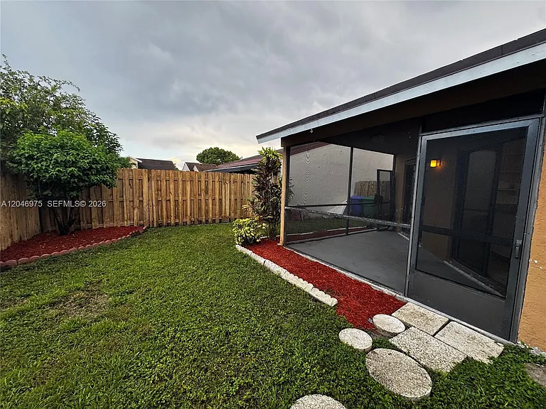 951 SW 109th Ave — Photo 19