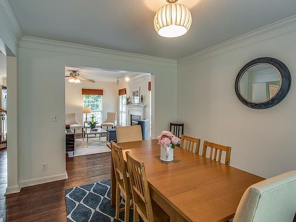 3rd image of 310 Wisteria Dr