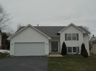 117 Minarette Dr SW, Poplar Grove, IL 61065