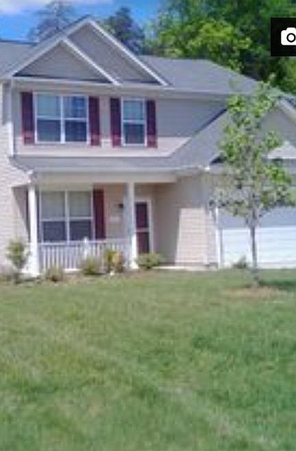 2 car garage , wide driveway