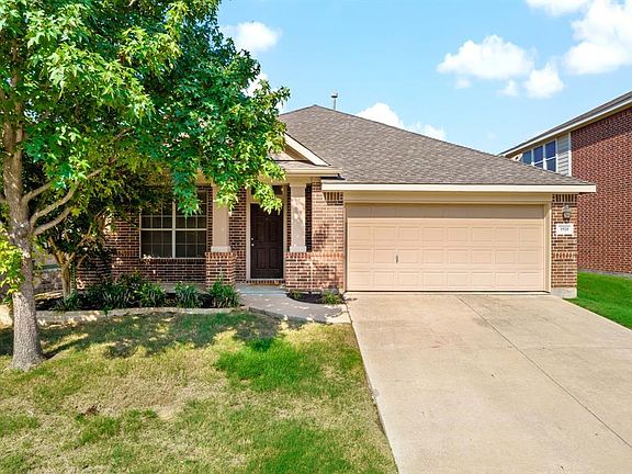 4th image of 1920 Highland Oaks Dr