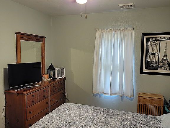 5th image of 308 N 2nd St