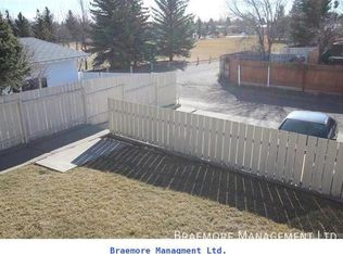 1 Trent Rd W #4, Lethbridge, AB T1K4N1