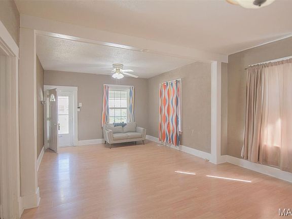 3rd image of 2447 Delmar Ave