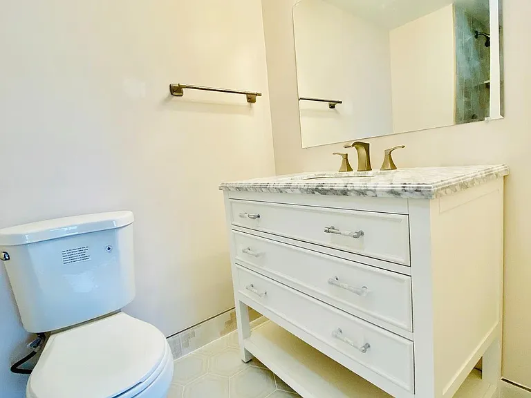 8380 Greensboro Dr #519 — Photo 7