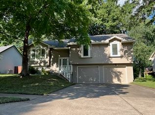 8713 N Troost Ave, Kansas City, MO 64155