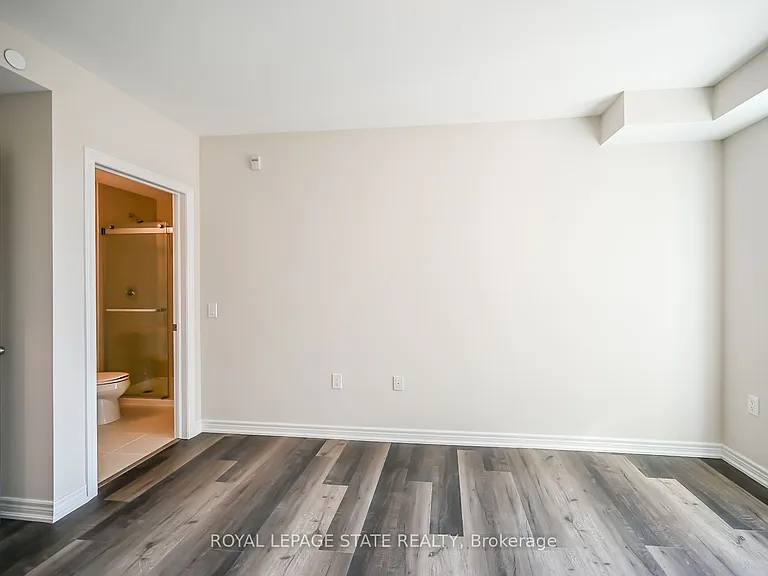 2750 King St E #512 — Photo 35
