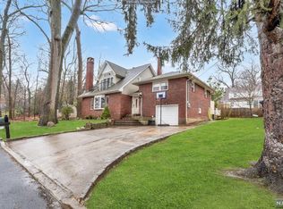 5 Short Pl, Cresskill, NJ 07626