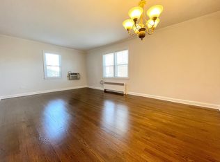 33 Lester Pl APT 1, Larchmont, NY 10538