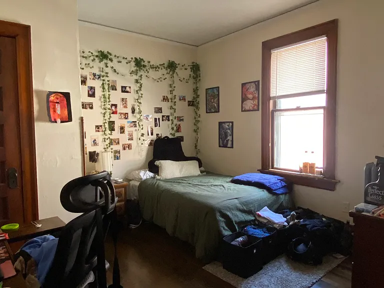 1808 E Webster Pl — Photo 3