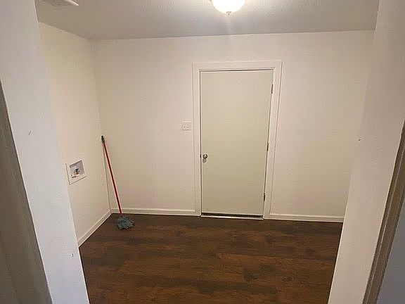 5th image of 1217 E Harvey Ave