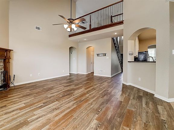 5th image of 8000 Laurel Oak Dr