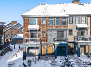 455 NW Ascot Cir SW, Calgary, AB T3H0X3