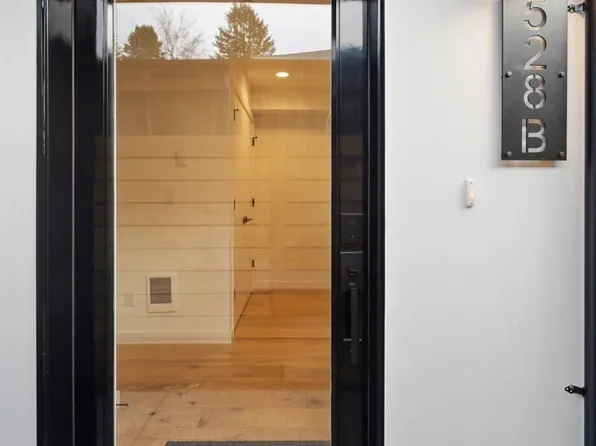 528 B N 72nd Street, Seattle, WA 98103