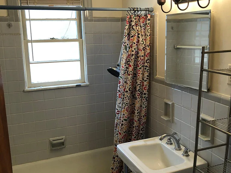 412 Oak St #1 — Photo 8