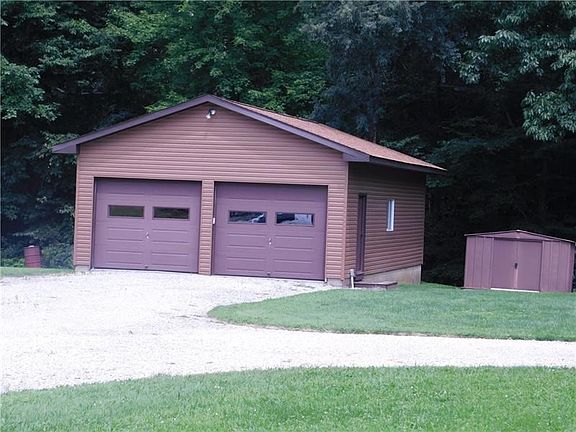 LARGE 2 CAR INSULATED GARAGE/SHED