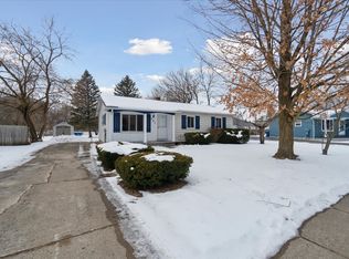 321 Crescent Ave, Holly, MI