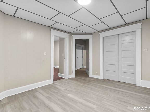 4th image of 37 Plaza Avenue