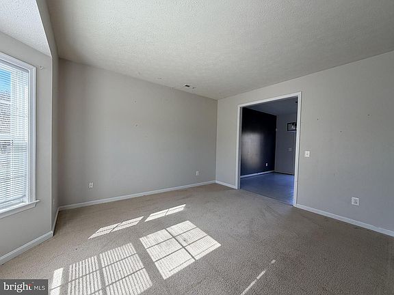 4th image of 35391 Pheasant Ridge Rd