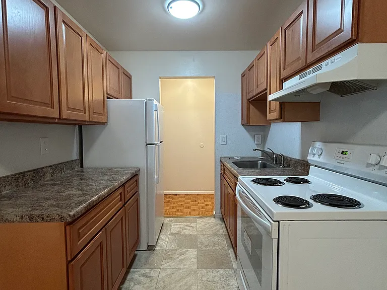 Schopmann Apartments — Photo 2