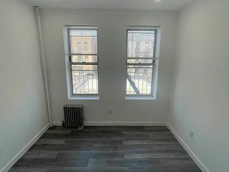 34-18 44th St #2R — Photo 2