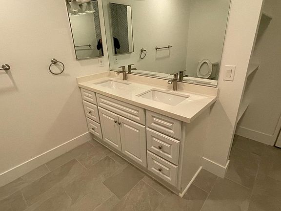 3rd image of 3915 Cambridge St #4