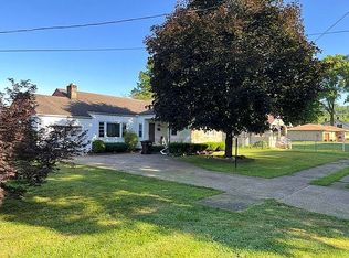 811 Walnut St, Belpre, OH 45714