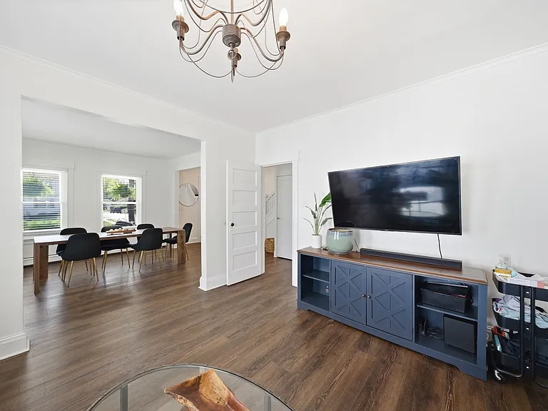 42 Spring Valley Ave — Photo 7