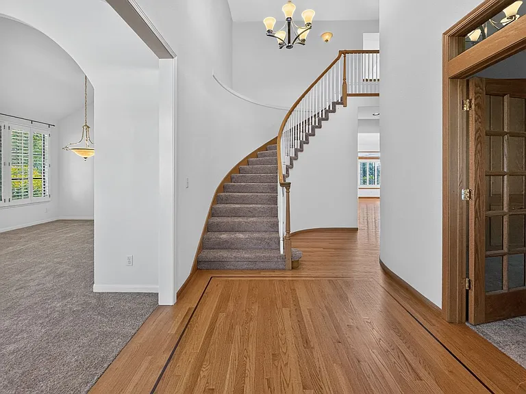507 Woodfern Ct — Photo 3