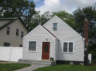 188 S Brookside Ave, Freeport, NY 11520