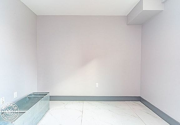 4th image of 1470 Eastern Pkwy #3D