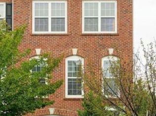 8945 Singleleaf Cir, Lorton, VA 22079