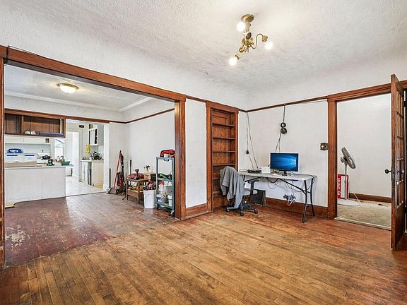 5th image of 2571 N 51St STREET