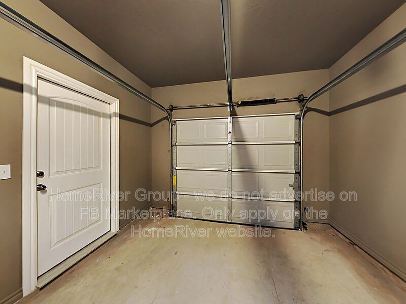 2nd image of 927 SW 91st St