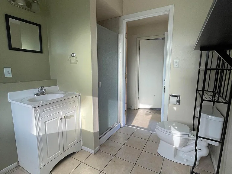 345 W 1st Ave — Photo 16
