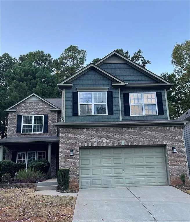 4 bed, 2.5 bath, 2309 sqft, $2,600 — Photo 2