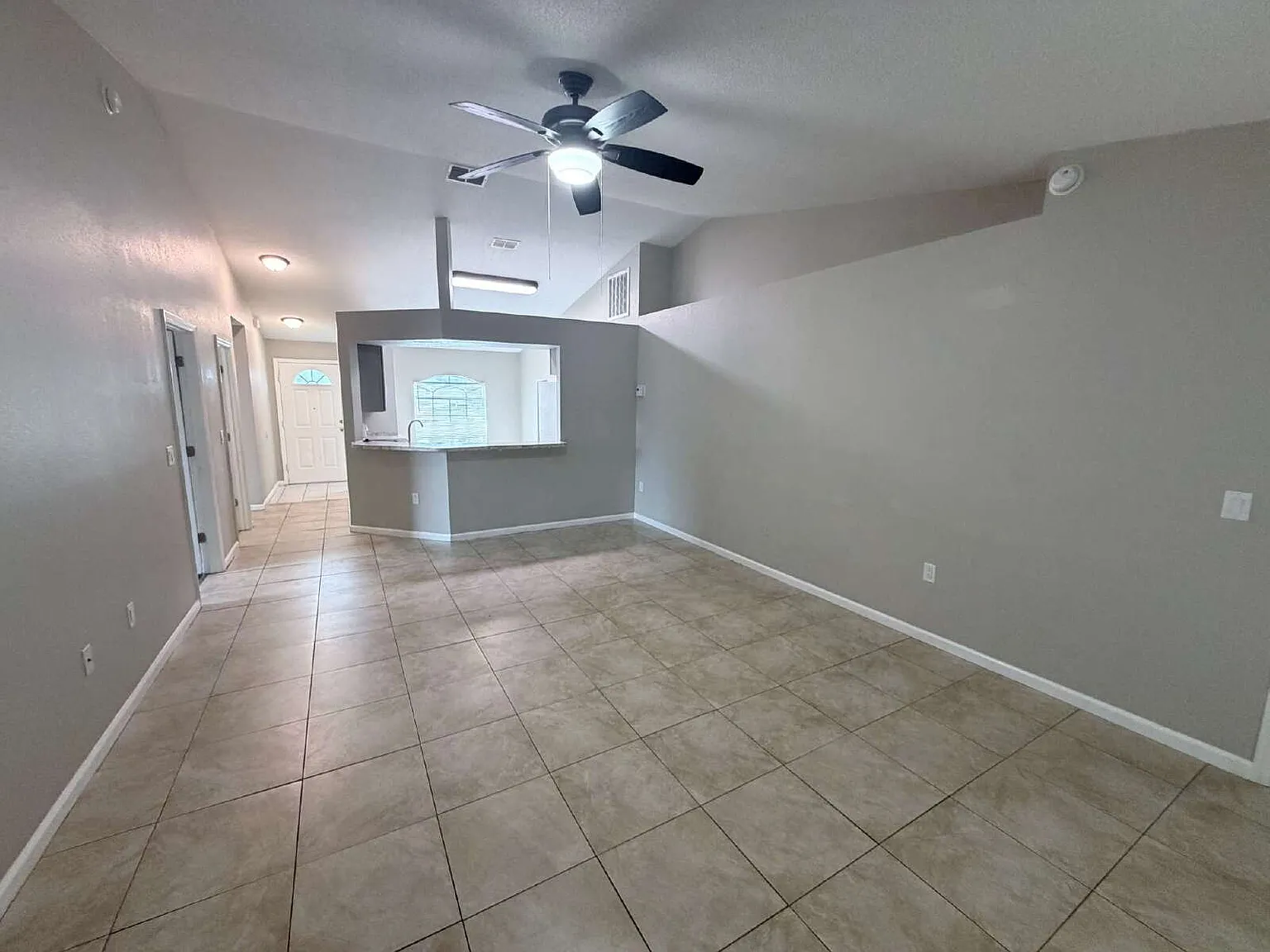 4 bed, 2.0 bath, 1338 sqft, $1,950 — Photo 3
